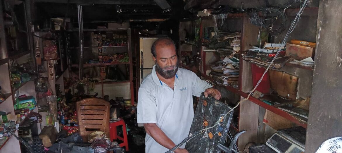 মুজিবনগর তিশা কম্পিউটার এন্ড ডেইলী শপে ভয়াবহ অগ্নিকাণ্ড