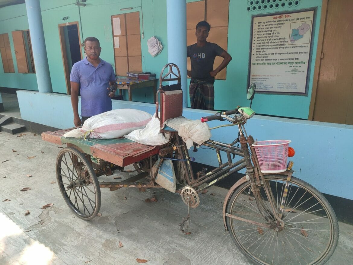 গাংনীতে ফেন্সিডিল ও গাঁজাসহ আটক-২