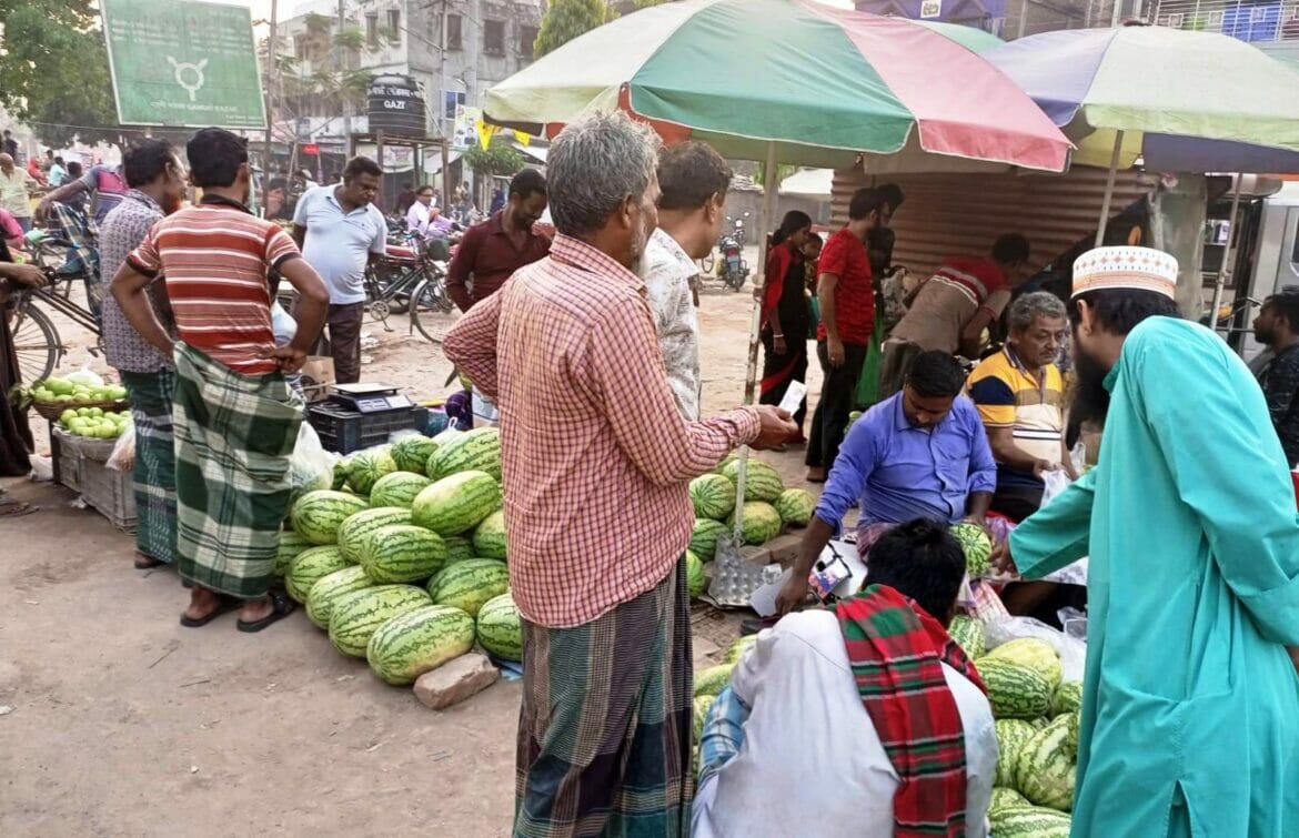 পুরো সপ্তাহ গাংনী বাজারে টোল আদায়ের বিষয়ে মাইকিং