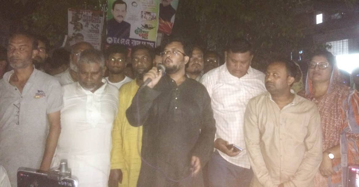 অবরোধের প্রতিবাদে গাংনীতে সাবেক ছাত্রনেতা শিপুর নেতৃত্বে বিক্ষোভ সমাবেশ