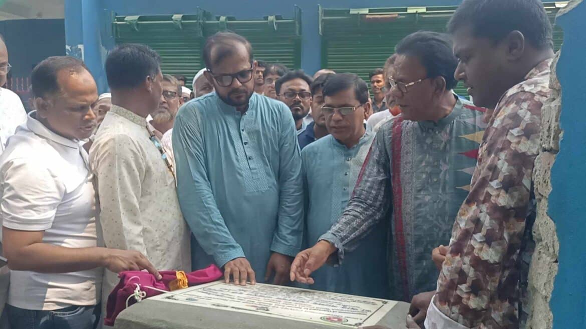 গাংনী পৌরসভার অর্থায়নে ঈদগাহ ও গোরস্থানের সংস্কার কাজের ভিত্তিপ্রস্তর স্থাপন