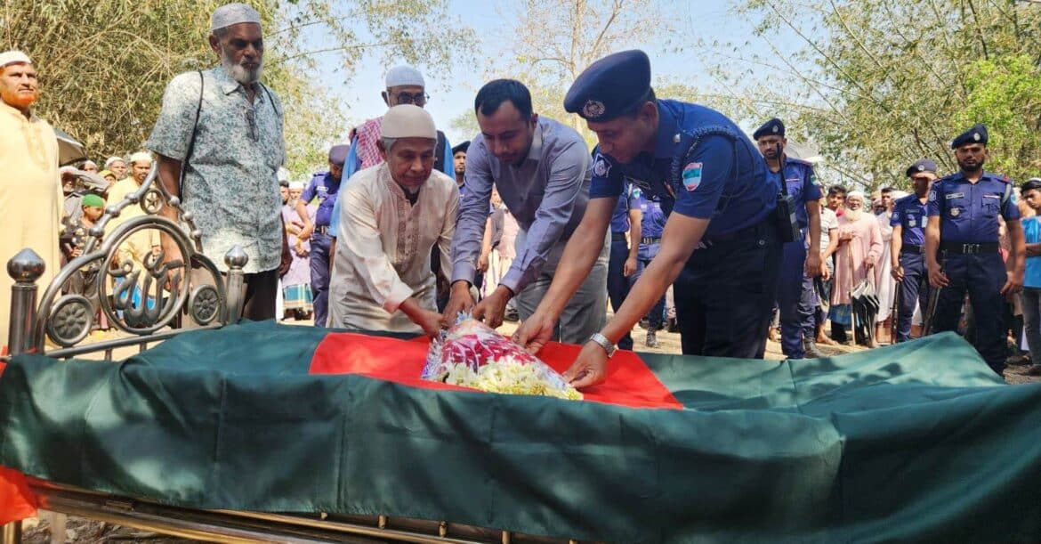 গাংনীর বীর মুক্তিযোদ্ধা আতাউল হককে রাষ্ট্রীয় মর্যাদায় দাফন