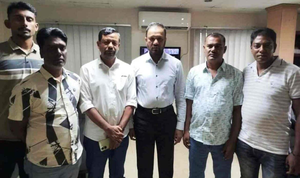 মেহেরপুর জেলা বিএনপির নব নির্বাচিত সভাপতির সঙ্গে গাংনী পৌর বিএনপির নেতৃবৃন্দের সৌজন্য সাক্ষাৎ