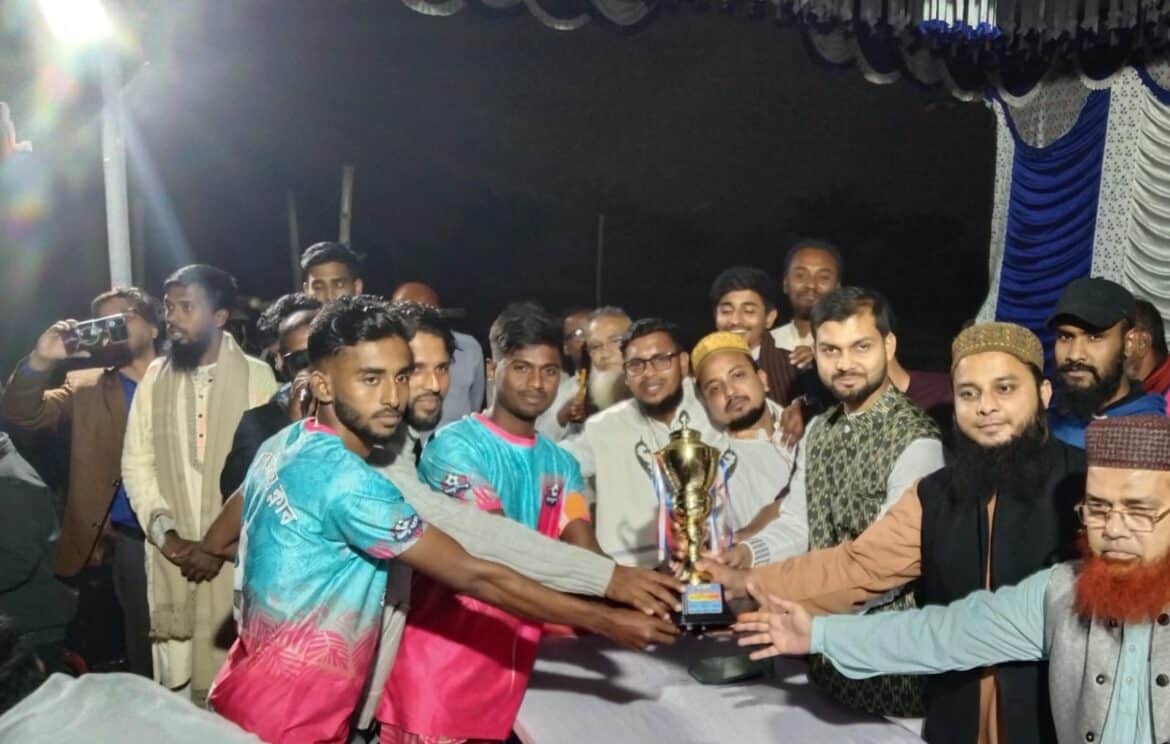 মুজিবনগরে ৩৬ জুলাই স্মৃতি ফুটবল টুর্নামেন্ট: হরিরামপুর সীমান্ত একাদশ চ্যাম্পিয়ন