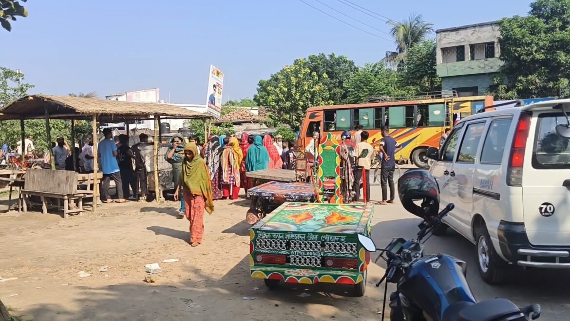 গাংনীতে বাসের ধাক্কায় ভ্যান চালক নিহত