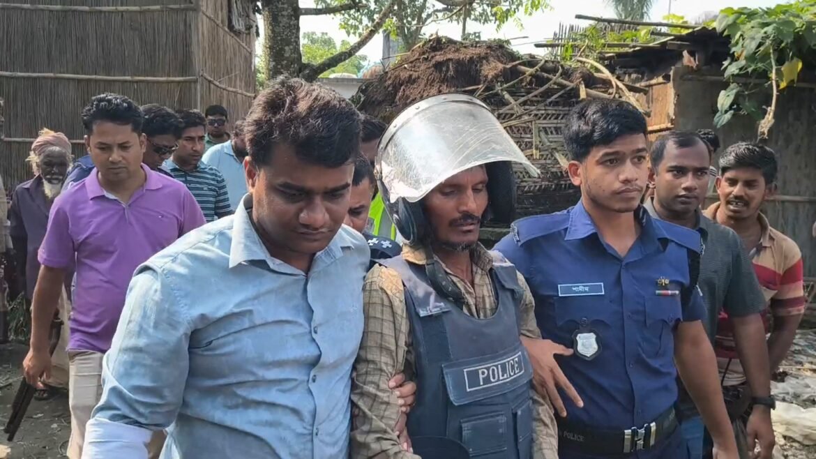 বাবাকে হত্যার পর ছেলে হাজির থানায়